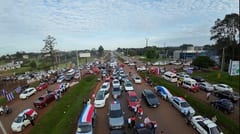 Caravana en CDE contra intervención a la gestión de Miguel Prieto