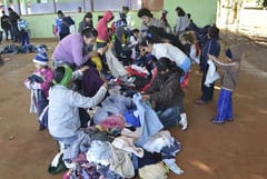 Campaña de abrigo del MINNA ante el frío en Paraguay