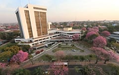 Funcionarios municipales reclaman pago de salarios