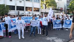 Marea blanca: Enfermeros marcharán por mejoras y contra privatización