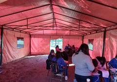 Alumnos siguen sin aulas: MEC instala carpas tras años de reclamos en Villa Hayes