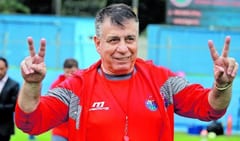 El histórico Éver Hugo Almeida vuelve al banco de Olimpia por quinta vez
