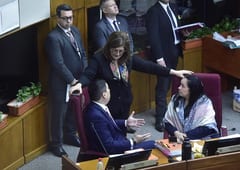Senado frena ley de inglés desde preescolar por falta de fondos