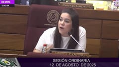 Viajes de Peña contrastan con falta de apoyo a estudiantes