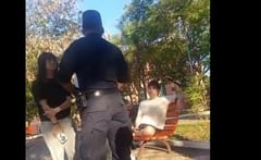 Acusan autoritarismo policial en la Plaza de los Desaparecidos: ciudadanos solo recordaban a sus seres queridos, víctimas del stronismo