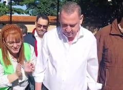 Escrache a Javier Zacarías Irún en CDE durante la votación
