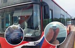 Atacaron con proyectiles a 35 buses: parabrisas rotos y unidades fuera de servicio
