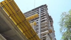Obrero muere tras caer de un edificio en construcción en Villa Morra