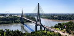 Ya pueden cruzar buses de turismo por el Puente de la Integración