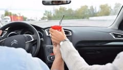 Multas por fumar o tomar tereré al volante