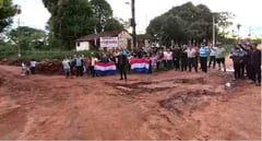 Vecinos reclaman empedrado en Tajy Loma