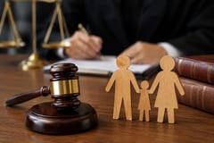 Abuela irá a juicio por prestación alimentaria