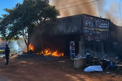 Caacupé: incendio consume local de accesorios para autos