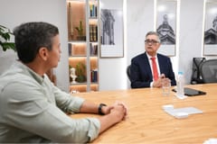 Cambio en la presidencia de la ANDE: sale Félix Sosa y asume Miguel Báez Reyes