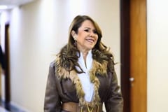 Celeste Amarilla oficializa su candidatura presidencial