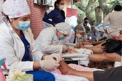 Reflexología gratuita para adultos mayores en Asunción
