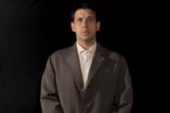 Gastón Gadín revive en teatro el crimen de Villa Morra