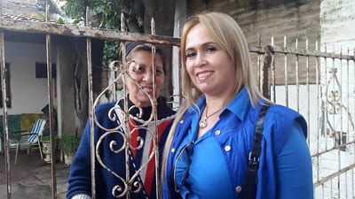 Su familia escracha a senadora