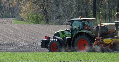 INSÓLITO: Un perro pone en marcha un tractor y mata a millonario granjero