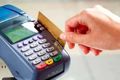 Detienen a pareja sospechosa de robo de tarjeta y vaciamiento de cuenta