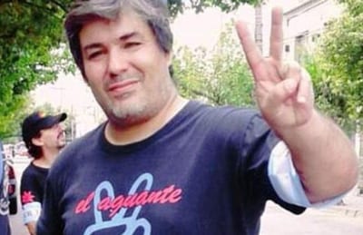 Diputado dice que probó la prótesis de su pareja porque “no tenía internet”