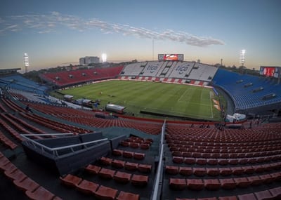 Nuevo decreto sobre restricciones abre la puerta al retorno a los estadios