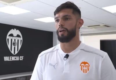 Valencia presenta oficialmente a Omar Alderete
