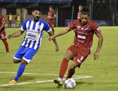 12 de Octubre y Nacional igualan en juego con varios goles
