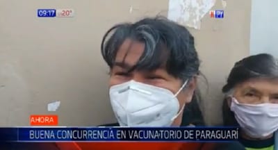 Madrugan en vacunatorio de Paraguarí para recibir dosis contra el Covid-19