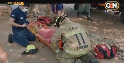 Rescatan a mujer que cayó a pozo ciego en Fernando