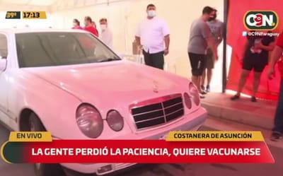 Quejas, cierre de portones y gente que quedó “colgada” en vacunatorios