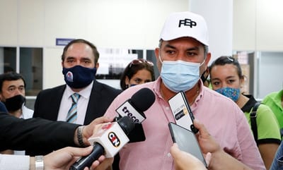 Docentes no llegan a acuerdo y anuncian huelga de hambre