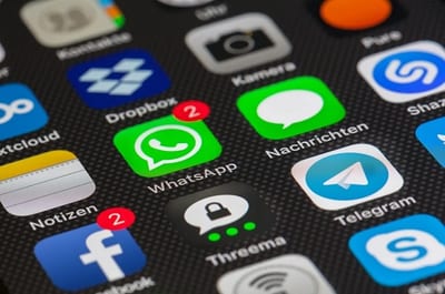 Caen WhatsApp, Facebook e Instagram y abundan los memes
