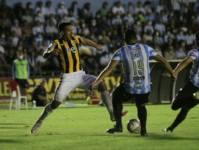 Guaraní tropieza ante Guaireña y resigna la punta