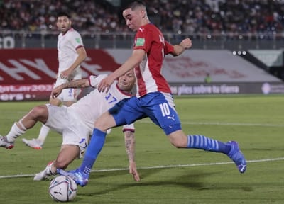 La Albirroja no mejora y vuelve a perder
