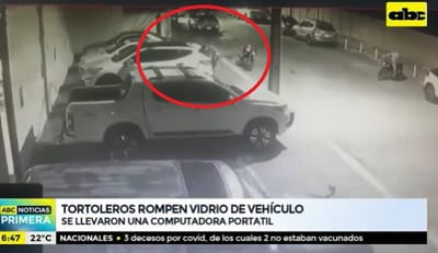 Tortoleros rompen vidrio de camioneta con piedra para robar