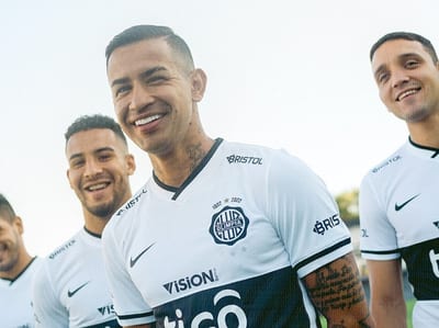 Olimpia estrena “smoking” 