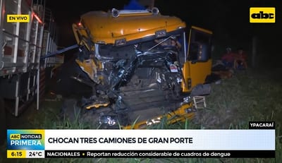 Reportan triple choque de camiones en Pedrozo