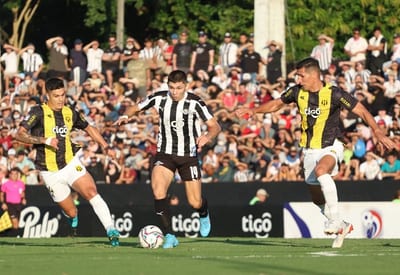 Libertad vence a Guaraní y retoma la punta 