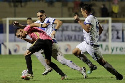 Tacuary obtiene su primera victoria