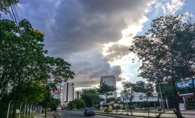 Meteorología anuncia sábado caluroso con chaparrones