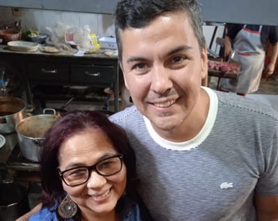 Santi Peña se cuelga de la popularidad de Ña Ñeca 