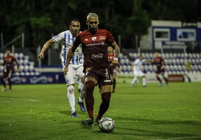 Juego suspendido por falta de energía eléctrica se reanudará este martes 