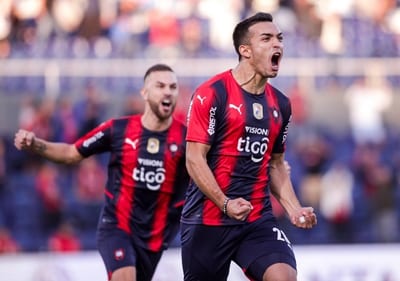 Cerro golea a Olimpia y mete presión a Libertad