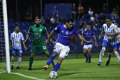 Sol de América consigue su primera victoria ante 12 de Octubre 