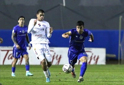 Nacional golea a Sol de América y alcanza la punta