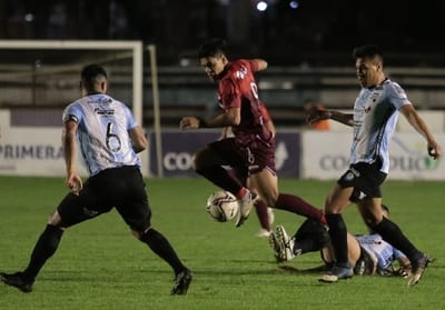 Nacional supera a Guaireña y quiere mantenerse en la pelea