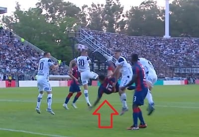 Adam Bareiro marca impresionante gol de chilena