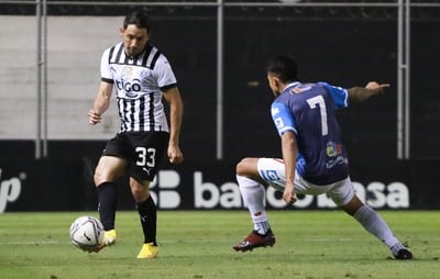 Libertad salva el empate gracias a un “regalo” 