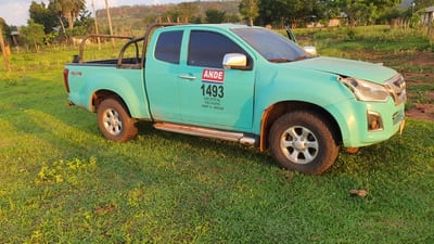 Incautan más de 200 kilos de marihuana en camioneta de la ANDE